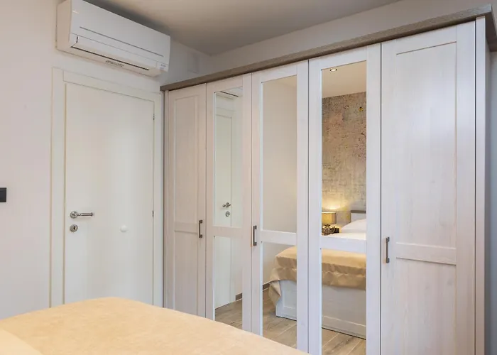 Brand New*city Centre Apart. Kirby